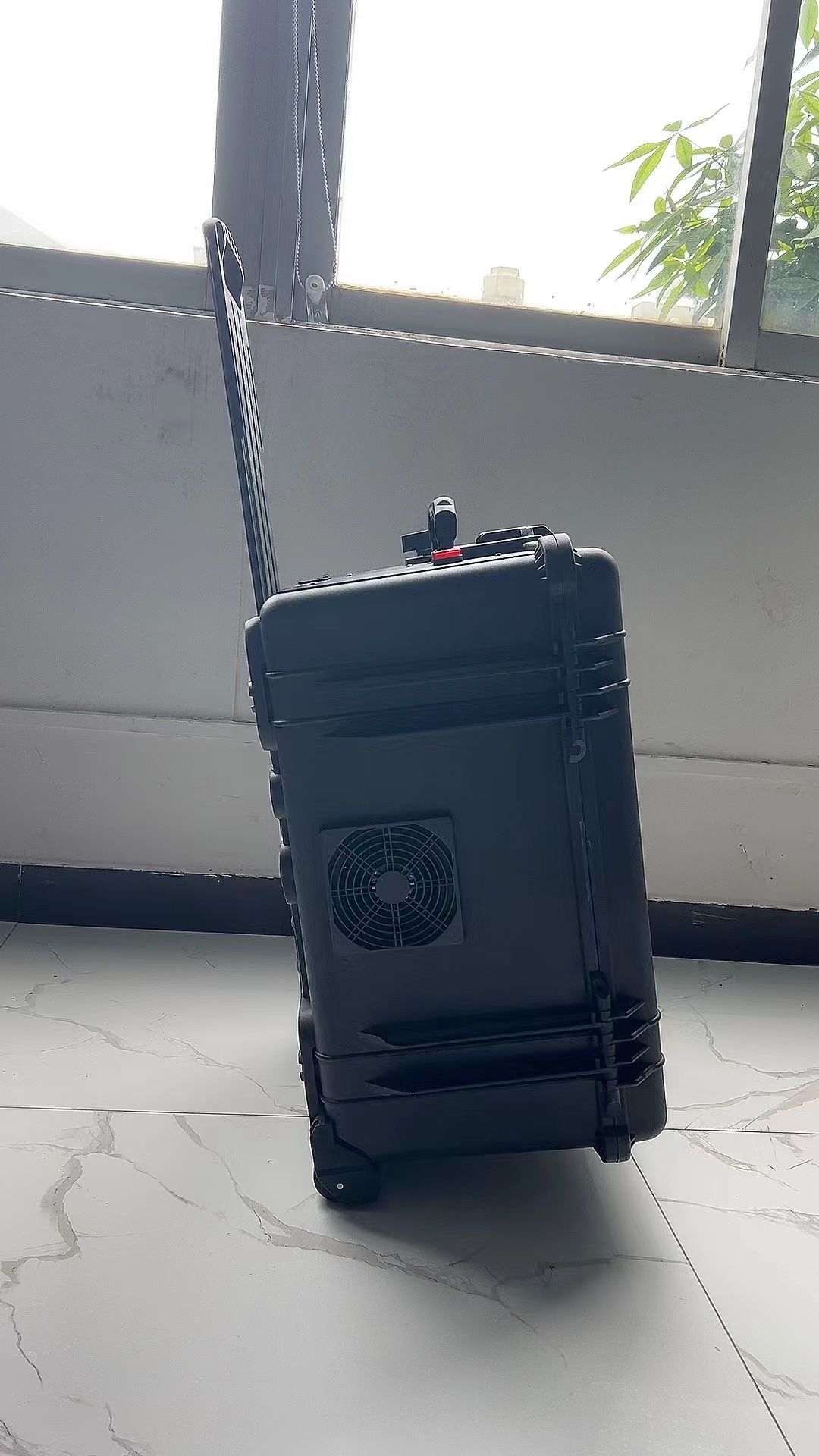 桂阳手拉箱型移动通信干扰器